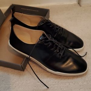 NEW Ecco women's sneaker